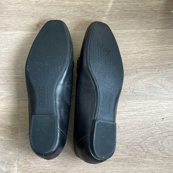 Munro Blair Black Leather Slip On Flats with Silver Horse Bit Detail - Picture 3 of 6